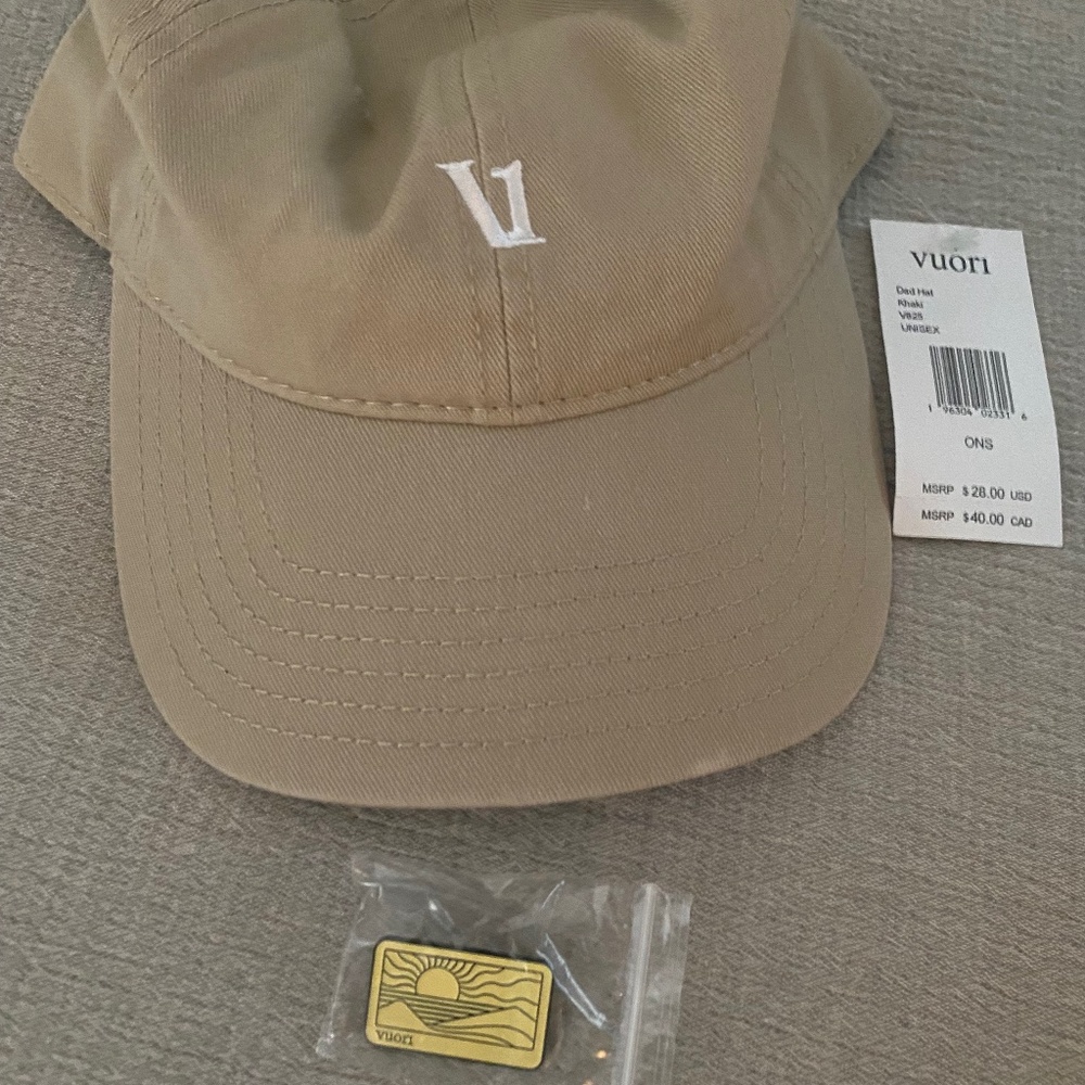 New Vuori hat and pin